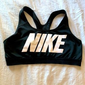 Nike sports bra size L
